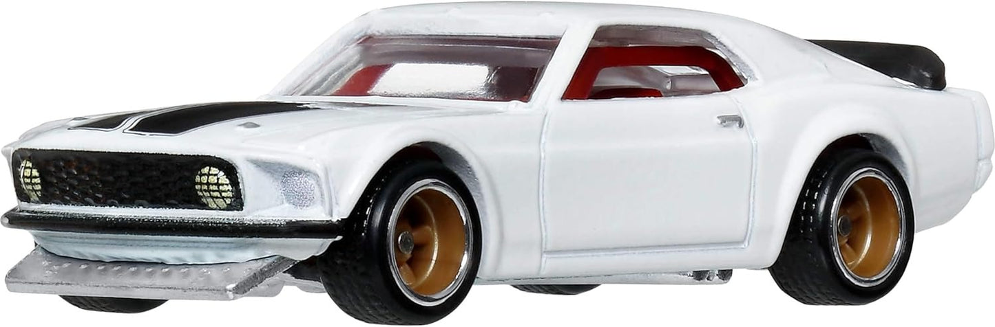 Hot Wheels Cars, Premium Fast & Furious 1:64 Scale Die-Cast Car for Collectors Inspired by Fast & Furious Movie Franchise