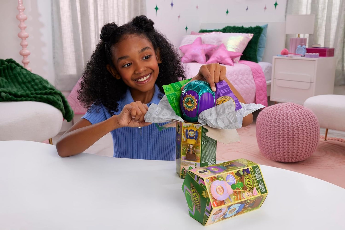 Mattel Universal Pictures’ Wicked Ozian Balloons Reveal Toy Set with Surprise Small Doll, Hot Air Balloon & Accessory (Styles May Vary)