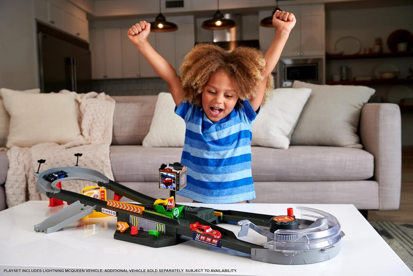 Mattel Disney and Pixar Cars Track Set, Piston Cup Action Speedway Playset with Lightning McQueen Toy Race Car, Wind-Up Booster