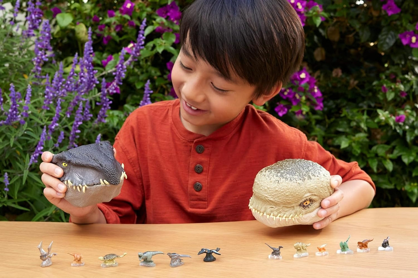 Mattel Jurassic World Rebirth Micro Adventure Playset, Distortus Rex Head Opens to 3 Interactive Features, 6 Small Figures, Dinosaur Toy