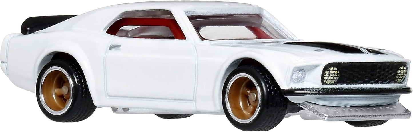 Hot Wheels Cars, Premium Fast & Furious 1:64 Scale Die-Cast Car for Collectors Inspired by Fast & Furious Movie Franchise