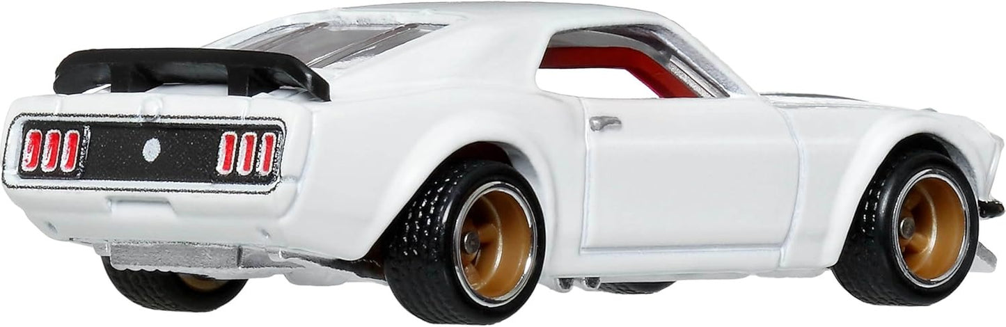 Hot Wheels Cars, Premium Fast & Furious 1:64 Scale Die-Cast Car for Collectors Inspired by Fast & Furious Movie Franchise