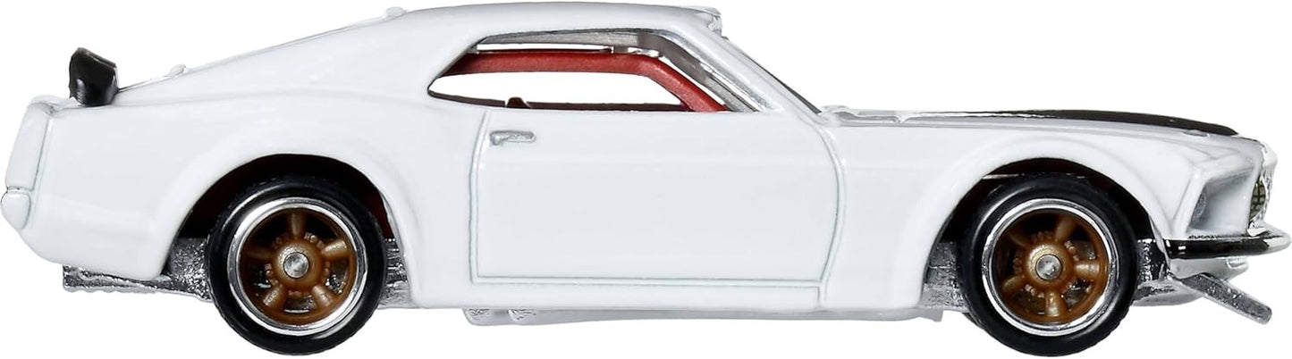 Hot Wheels Cars, Premium Fast & Furious 1:64 Scale Die-Cast Car for Collectors Inspired by Fast & Furious Movie Franchise