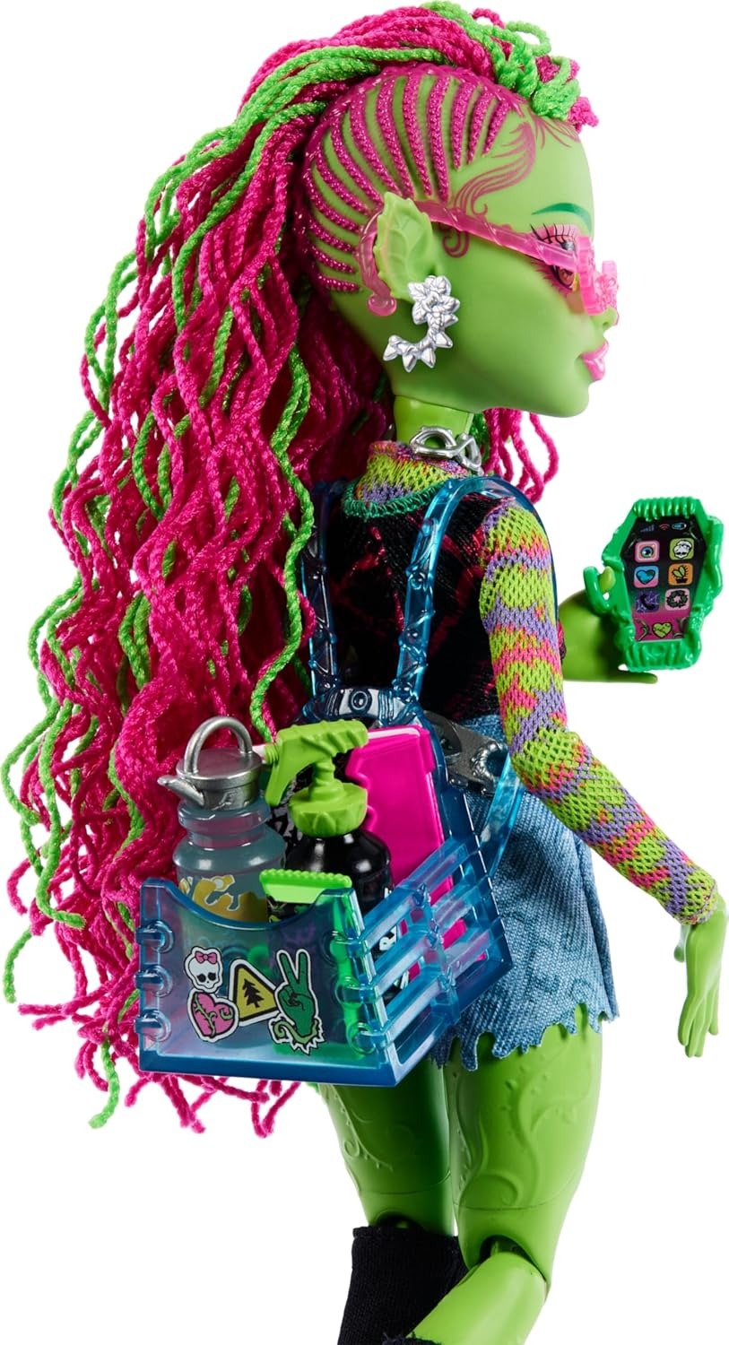 Monster High Venus McFlytrap Doll, Plant Monster with Pet Cat Chewlian & Accessories Like Backpack, Notebook, Snacks & More