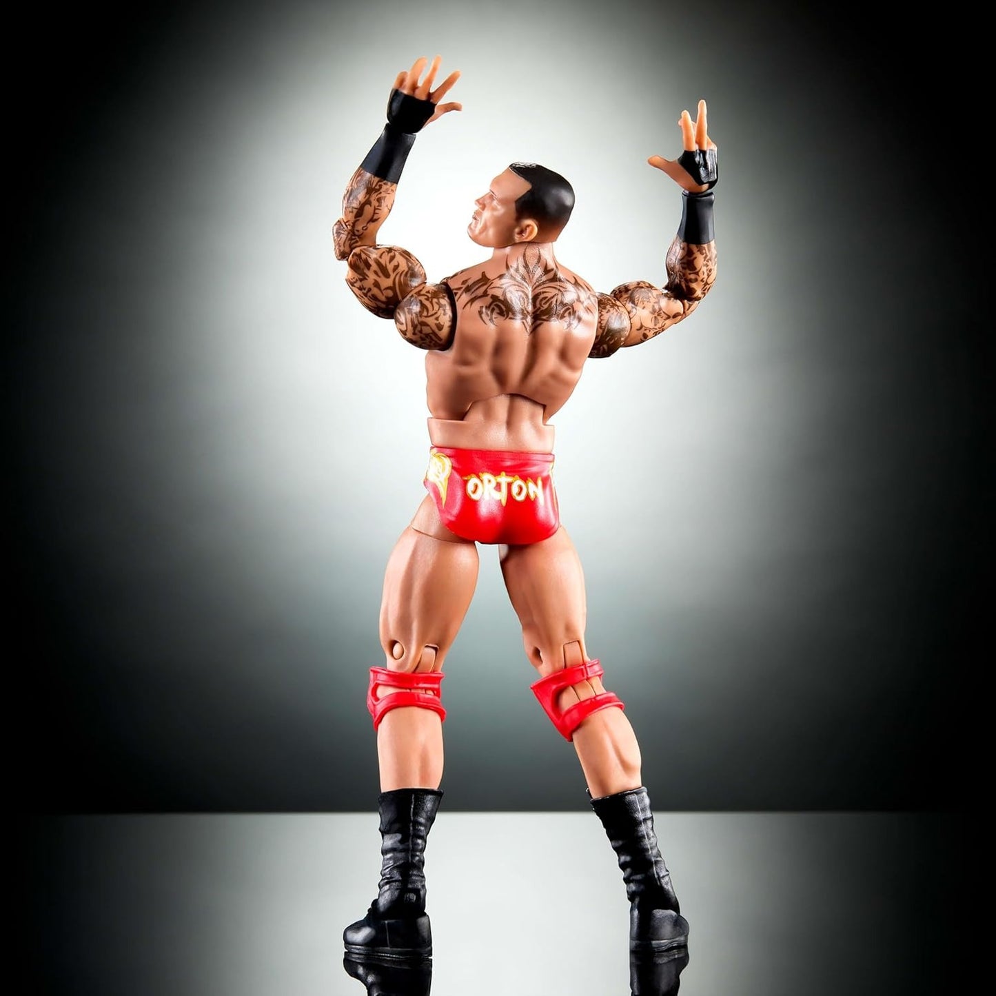 Mattel WWE Elite Collection Top Picks Action Figures & Accessories Set, 6-inch Collectible Randy Orton with Swappable Hands & Ring Gear (Styles May Vary)