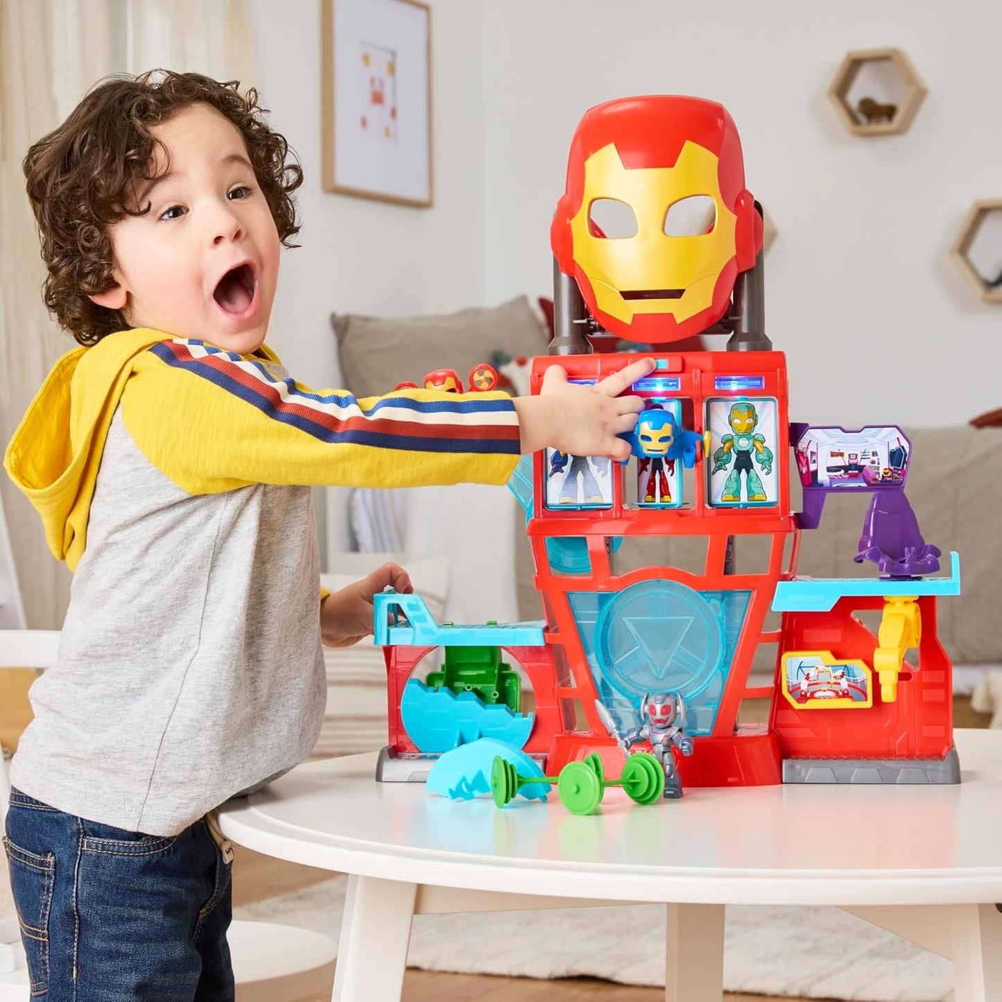 IRON MAN AND HIS AWESOME FRIENDS Marvel Boys & Girls Electronic Iron Quarters Playset with 3-Inch (7.6 CM) Action Figures & Mask, Super Hero Toys, 3+