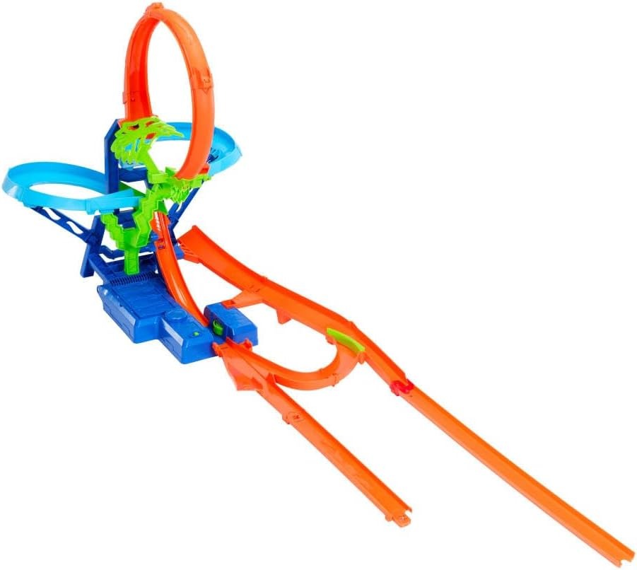 Hot Wheels Toy Car Track Set, Stunt Track Mid-Air Crash with 1:64 Scale Die-Cast Toy Car, Motorized Booster for Non-Stop Stunting & Racing