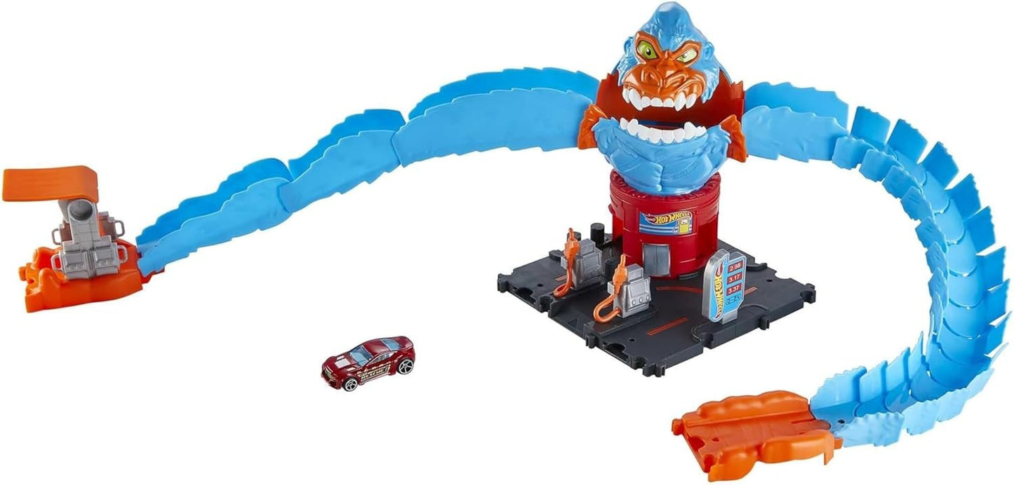 Hot Wheels City Wreck & Ride Gorilla Attack with 1 Hot Wheels Car, Connects to Other Sets, Gas Station-Themed Set, Gift for Kids 4 to 8 Years Old, HDR30